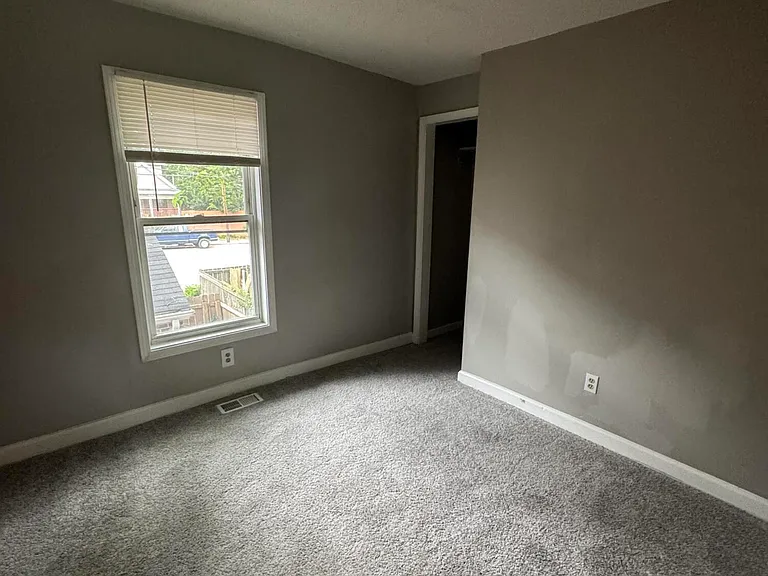 605 Harry St — Photo 22