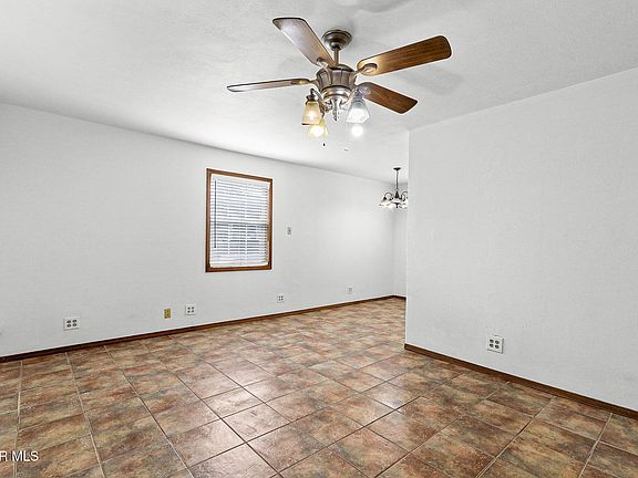 4th image of 5609 Paradise Ln