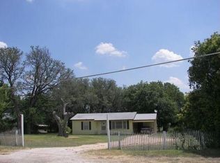 907 N Ridge St, Lampasas, TX 76550