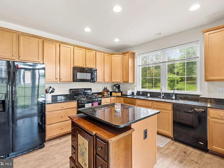 44125 Peirosa Ter — Photo 5