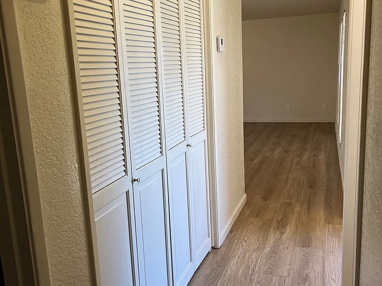 2020 Floyd Ave — Photo 13