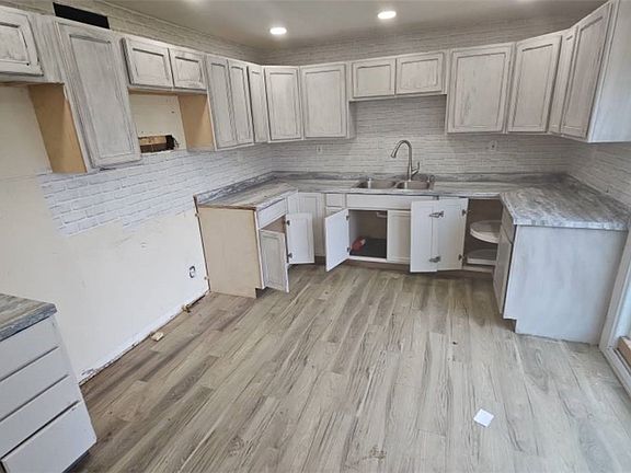 4th image of 359 Ridgewood Cir #357