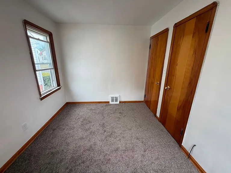 16011 Maplewood Ave — Photo 14