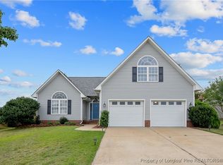 5617 Shady Pine Ct, Hope Mills, NC 28348