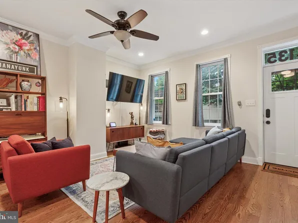 135 Kingsley St, Philadelphia, PA 19127