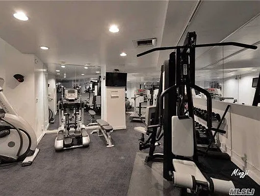 Sold by Benjamin Realty Since 1980 | media 18