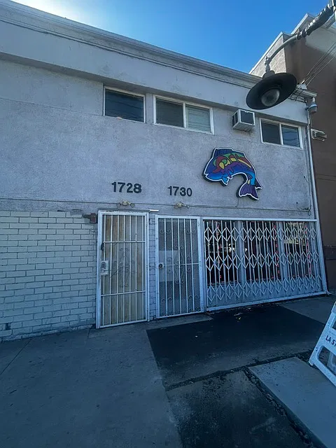 1728 W Jefferson Blvd #2