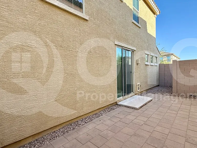 3739 E Trinity Ln — Photo 1