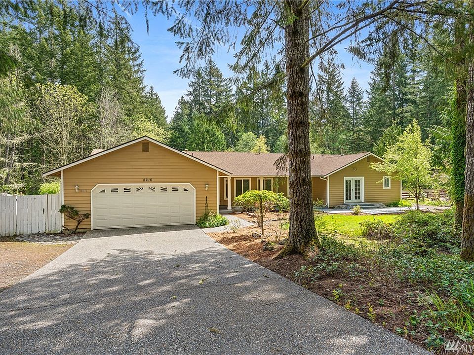 1st image of 8216 Island View Dr NE