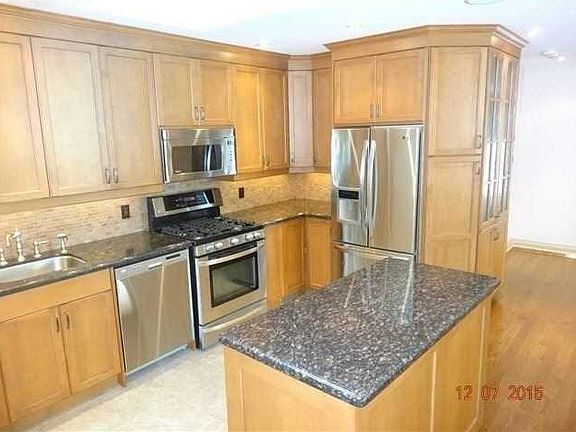2nd image of 168 Glenvale Blvd