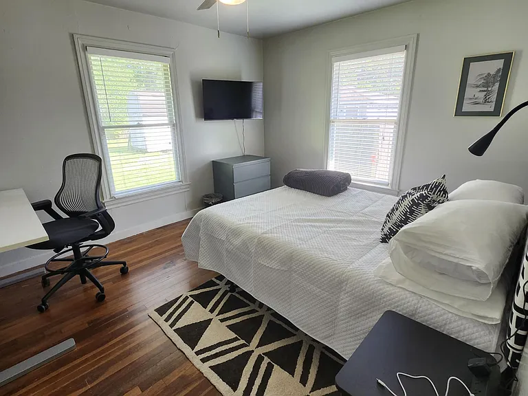 804 Winding Way St — Photo 12