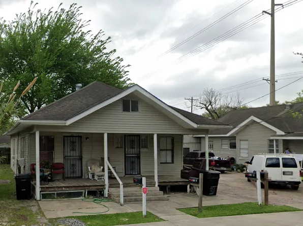 305 66th St, Houston, TX 77011
