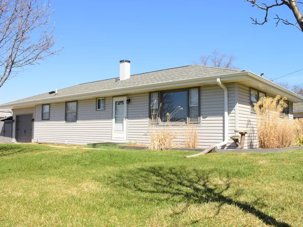 903 Porter St, Lemont, IL 60439