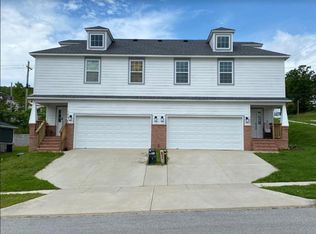 107 S Pinyon Point, Fayetteville, AR 72701