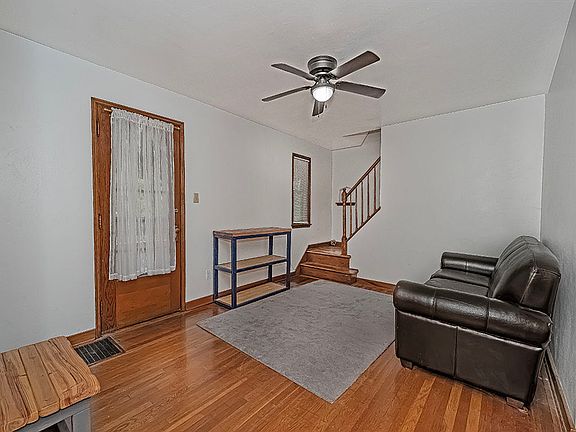 4th image of 212 Poplar Dr
