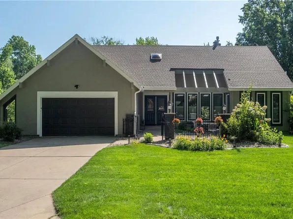 10055 Goodman Dr, Overland Park, KS 66212