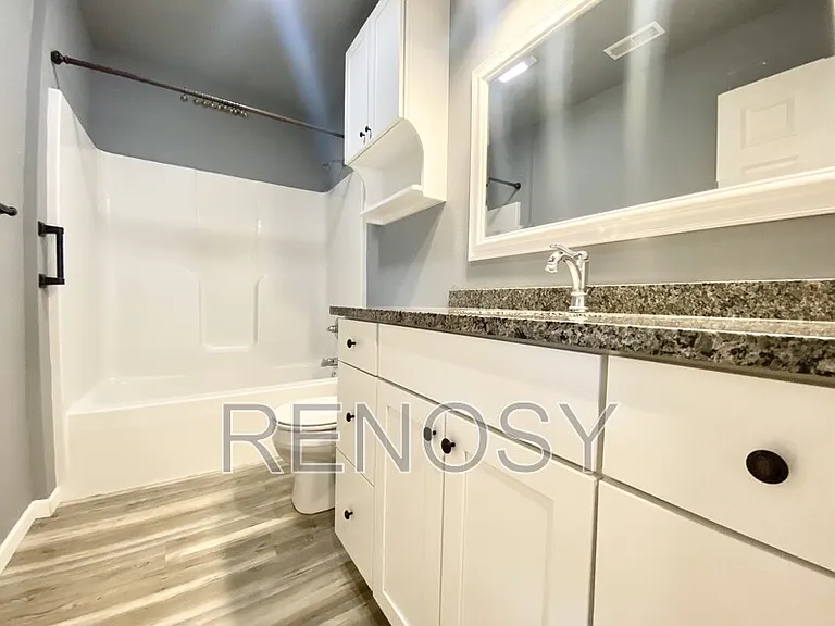 217 E Front St #B — Photo 9