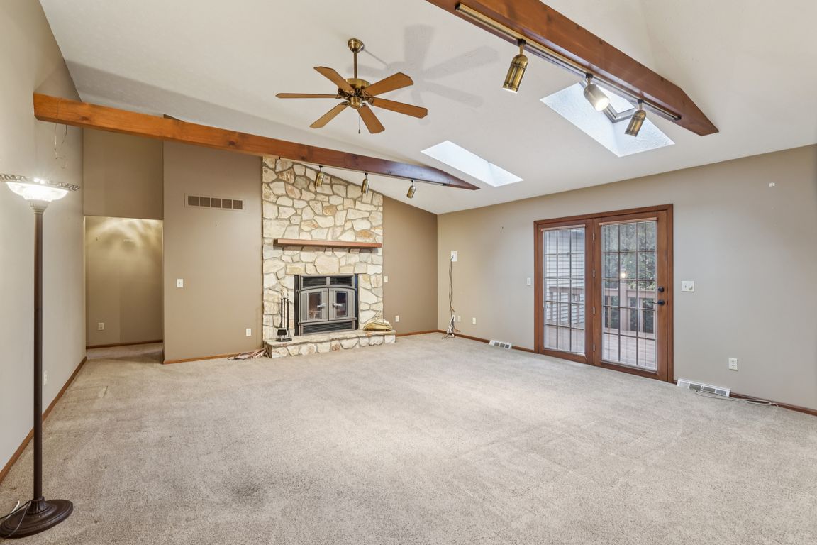 next background image