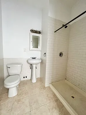 Rented by Arche Nest LLC | media 9