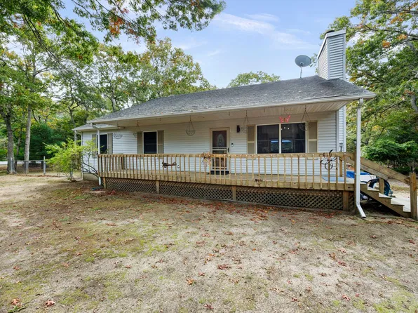 1 Amagansett Dr E, East Hampton, NY 11937