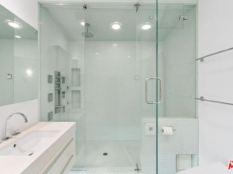 10645 Wilshire Blvd #101 — Photo 26