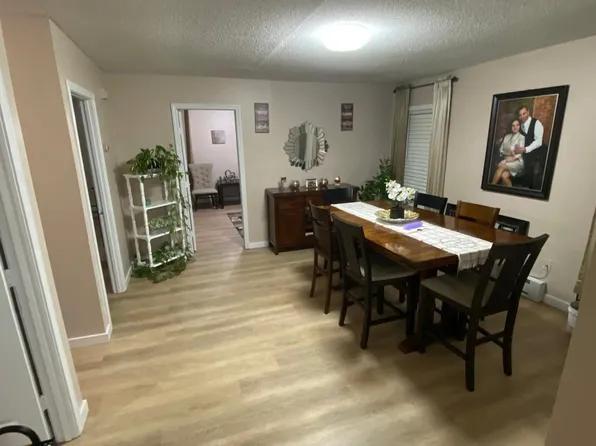 938 Riverside Dr APT 2F, North Grosvenordale, CT 06255