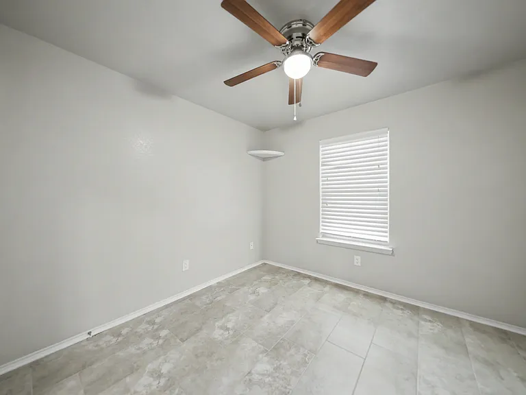 2103 Jefferson Ct S — Photo 15
