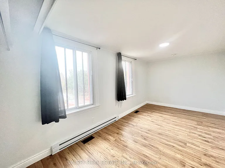 67 Queen Mary St #B — Photo 6