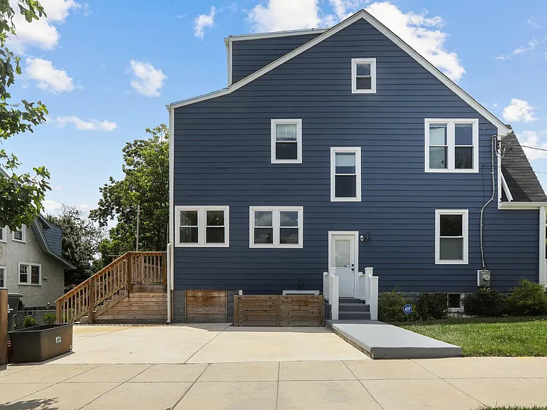 2235 Quincy St NE — Photo 19
