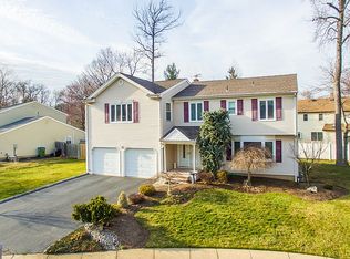 3 Sherry Ct, Edison, NJ 08820