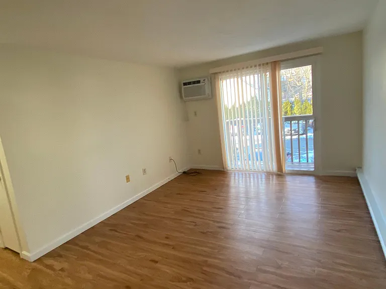 20 Warner Ave #2C — Photo 12