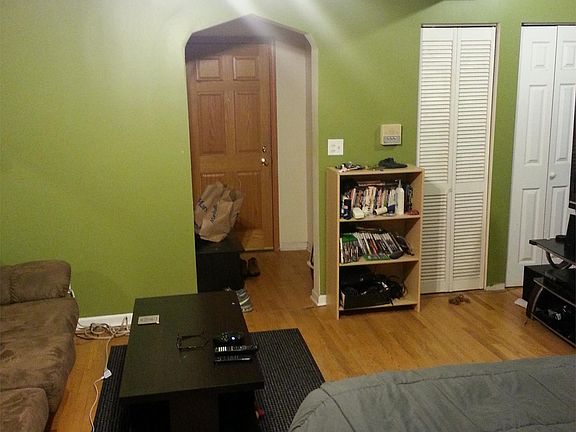 3rd image of 3510 N Wilton Ave APT E1