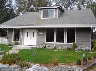 1845 Foots Creek Rd, Gold Hill, OR 97525