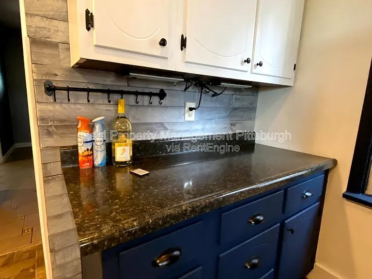 1808 Pioneer Ave — Photo 5