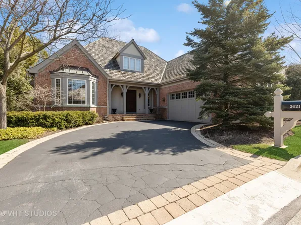 2421 Fox Meadow Cir, Northfield, IL 60093