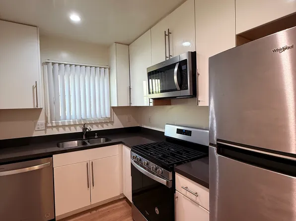 Roxbury Homes, LLC, 9649 W Olympic Blvd #1B-1Ba-700Sqft, Beverly Hills, CA 90212