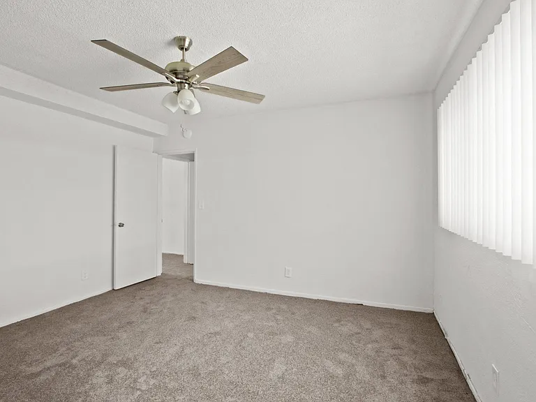 Westminster Apartments — Photo 43
