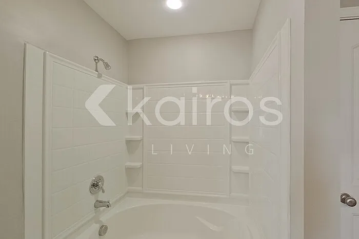 102 Saint Matthew Way — Photo 21