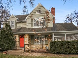 808 Romany Rd, Kansas City, MO 64113