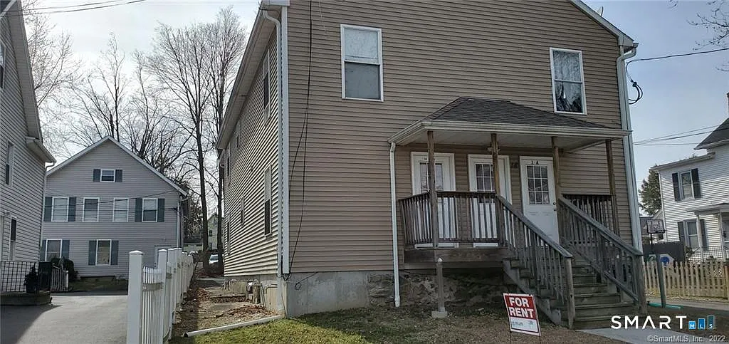2 bed, 1.0 bath, 700 sqft, $1,900 — Photo 2