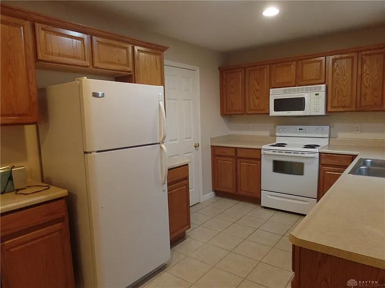 120 S Cherry St — Photo 5