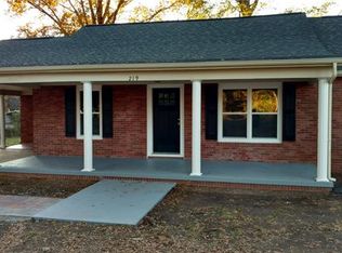 219 Cape Hickory Rd, Hickory, NC 28601