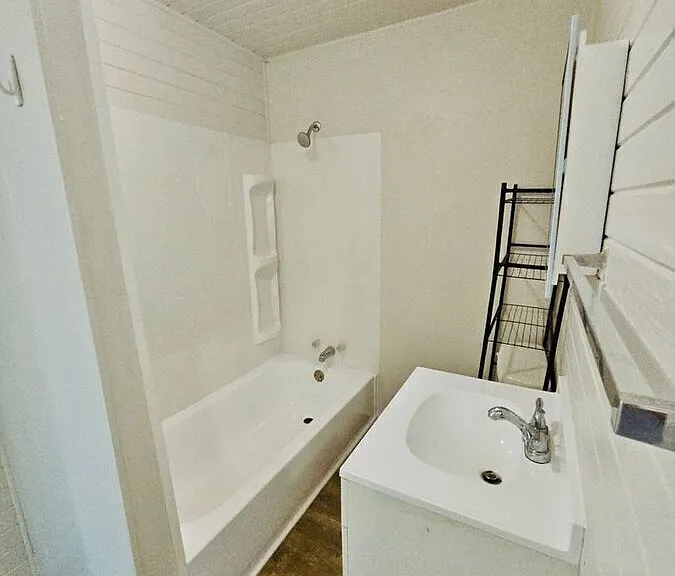 1135 Polk St W — Photo 23
