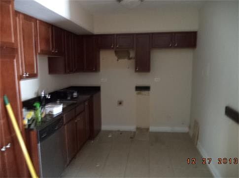 3rd image of 560 Lawrence Ave APT 116