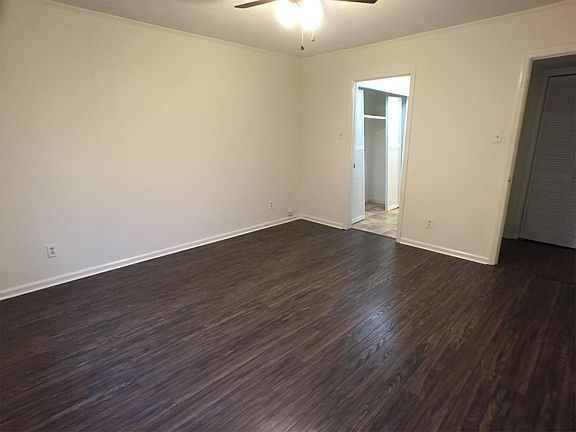 4th image of 125 Carl Dr APT 28