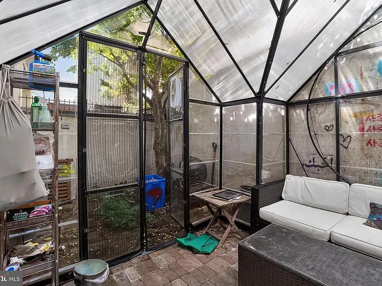 812 Lombard St #4 — Photo 32