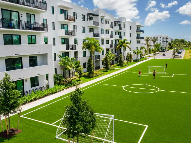 Uptown Boca Villas — Photo 34