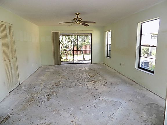 2nd image of 222 SE 1st Cir