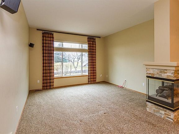 5th image of 519 N Village Ln