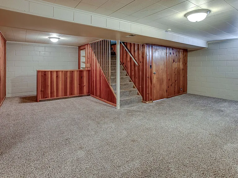 6020 Franklin St — Photo 19